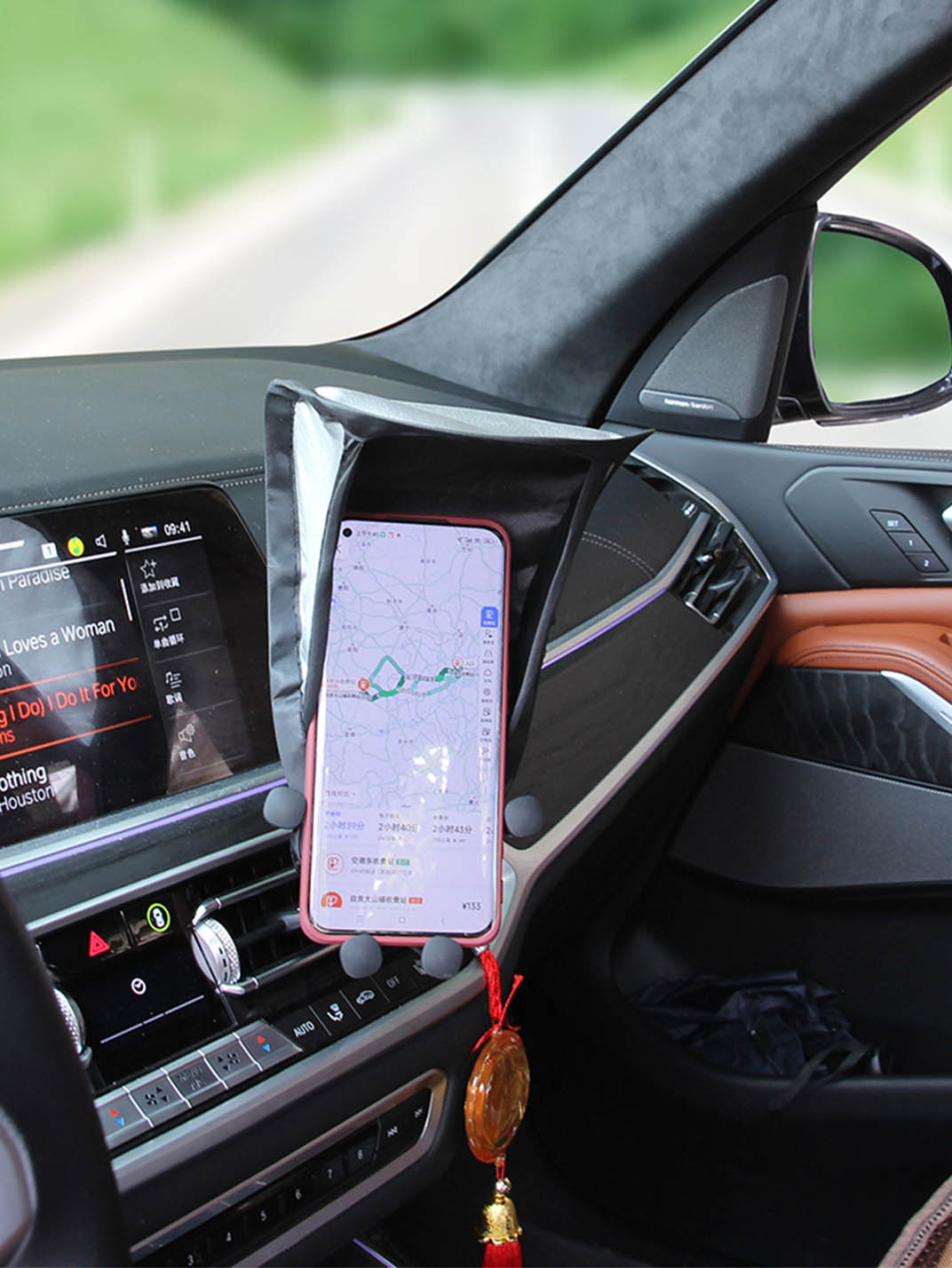 Martoffes™ Phone Holder Sunshade